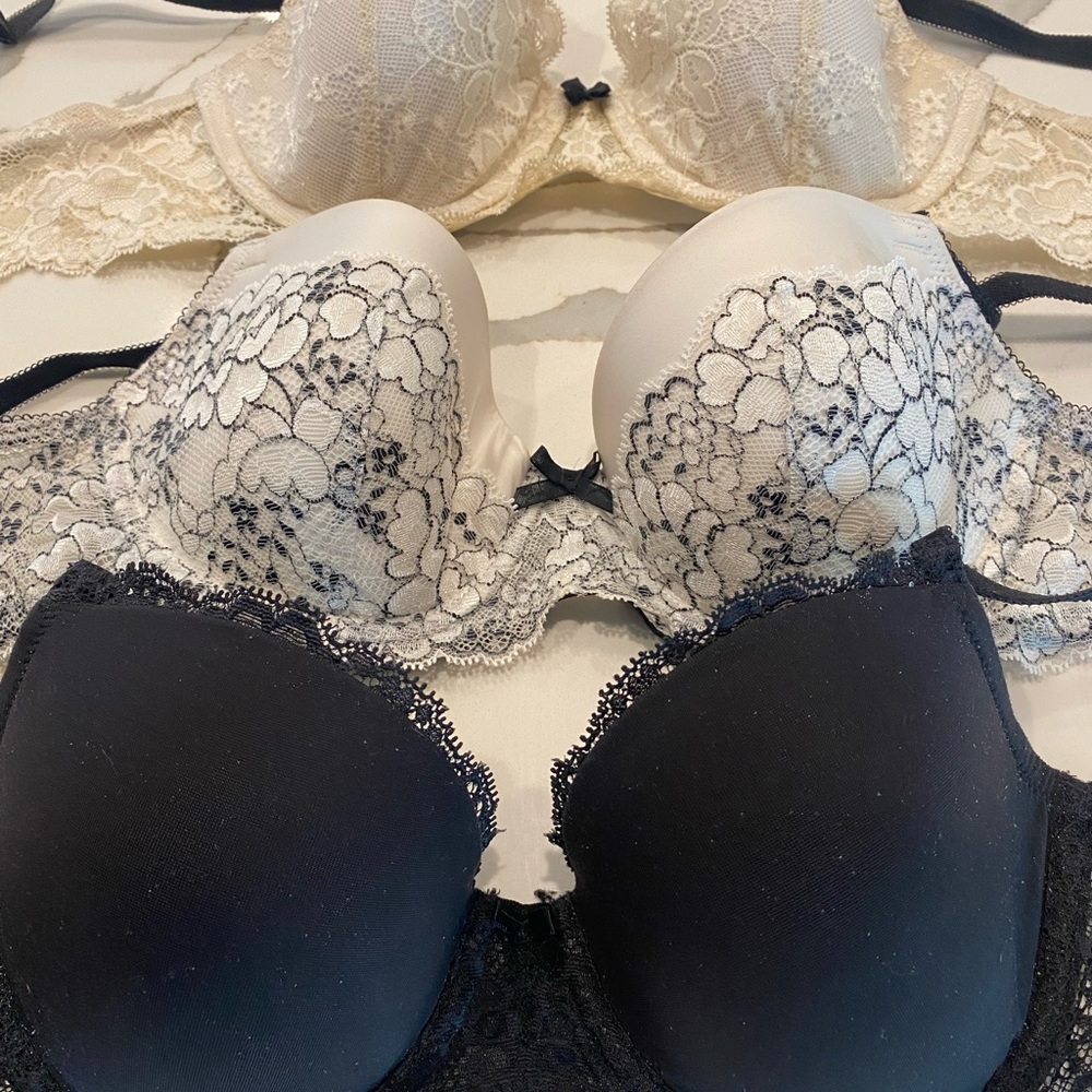 Lot of 12 Victoria’s Secret size 34C Dream Angels bras